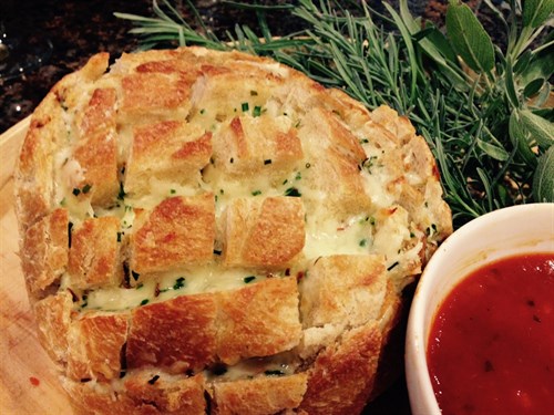 APPETIZER - Cheesy Pull Apart Bread w/ Sauce