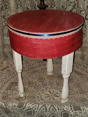 Gift, Cheese box Table (Red/ short)