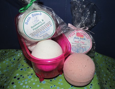Delightful & detoxing spheres for your bubbly bath! Love, Serene Suds!